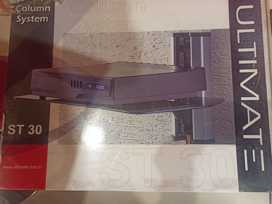 Настенный кабель канал с  полками.