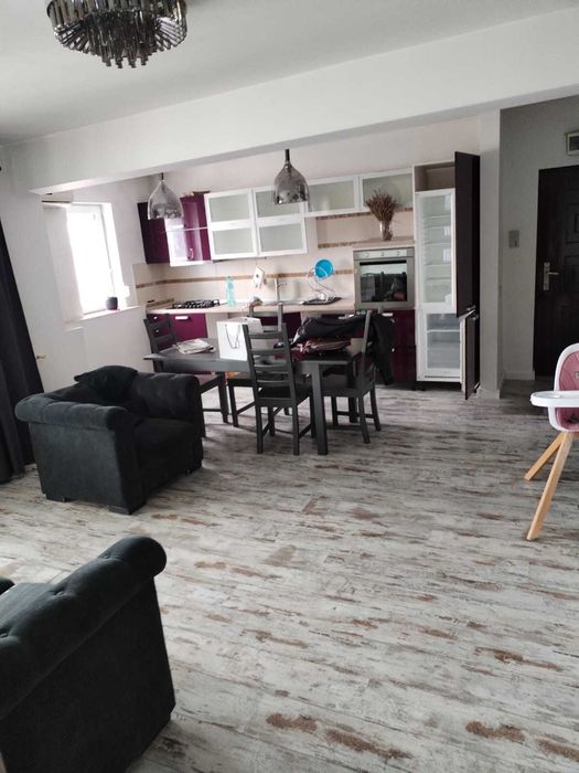 De vanzare apartament 4 camere Centrul Vechi