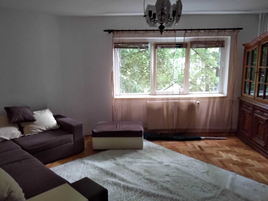Inchiriez apartament cu 3 camere