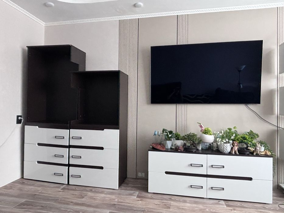 Срочно стенка в гостиную!