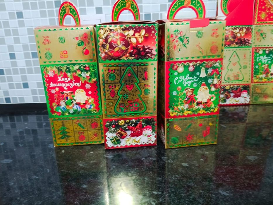 Упаковка  новогодняя картонная