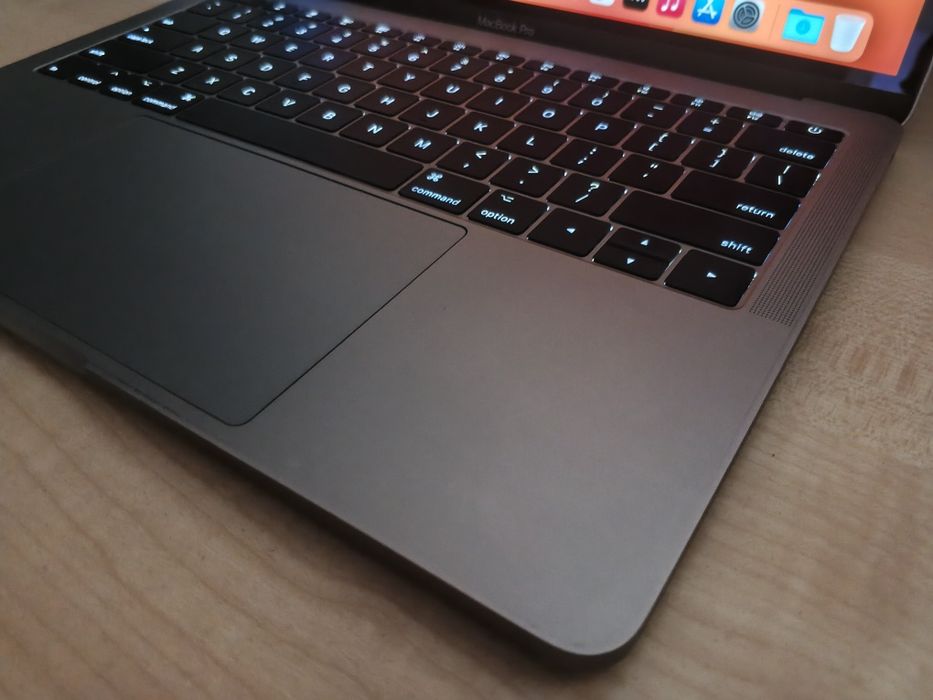 MacBook Pro 2017 13,3" Retina QHD+/ Core i5/ 8GB 2133MHz /256GB NVMe