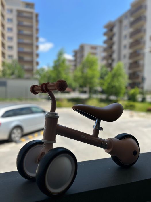 bicicletă de echilibru pentru copii