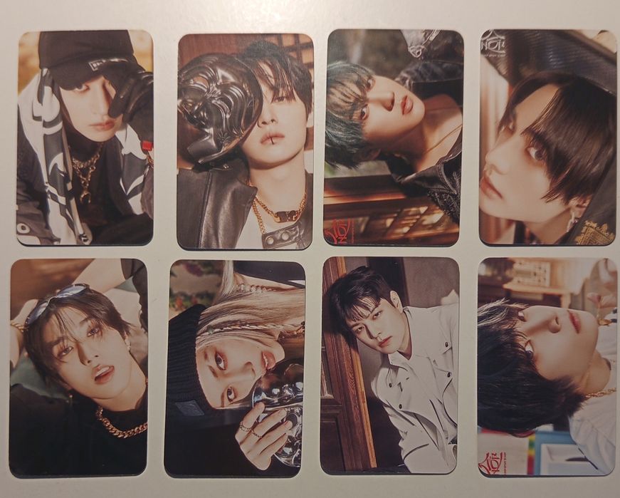 Продавам фотокартички на Stray kids и Enhypen