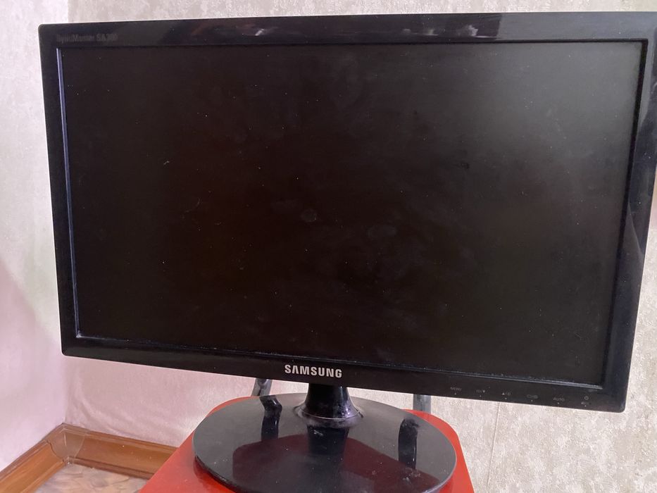 монитор Samsung SyncMaster S19A300.