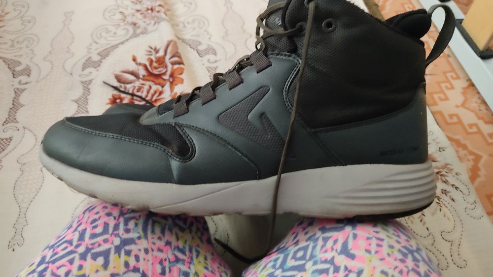 Кроссовки зимние Demix оригинал продам