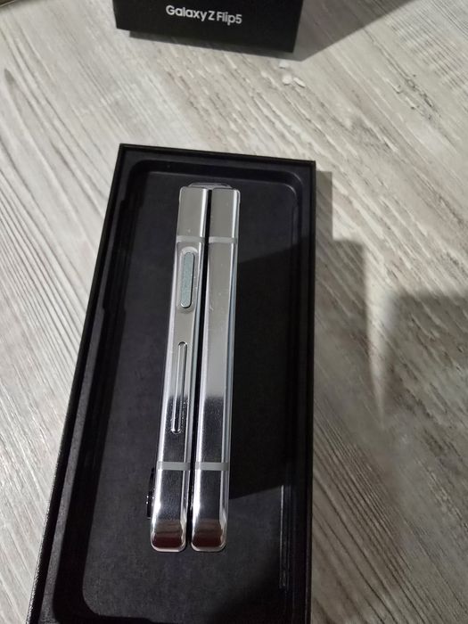 Samsung Z Flip5 256gb