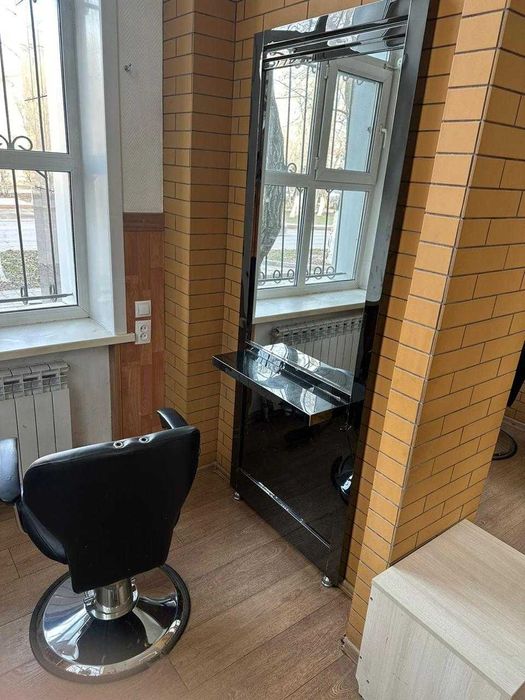 Рабочее место парикмахера в салоне красоты Аллегро