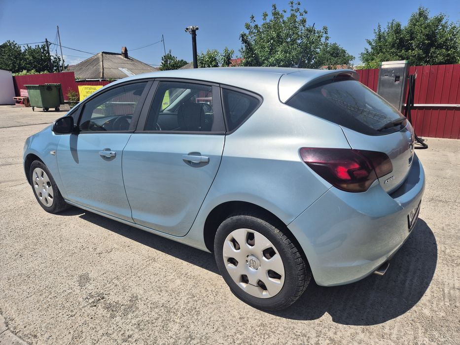 OPEL Astra 2011 — imagine 3