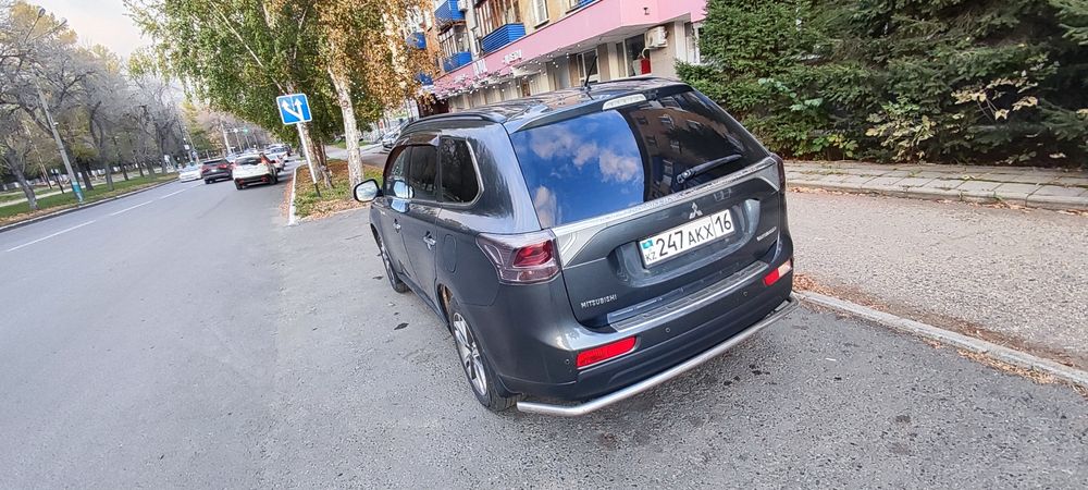 Mitsubishi outlander 3