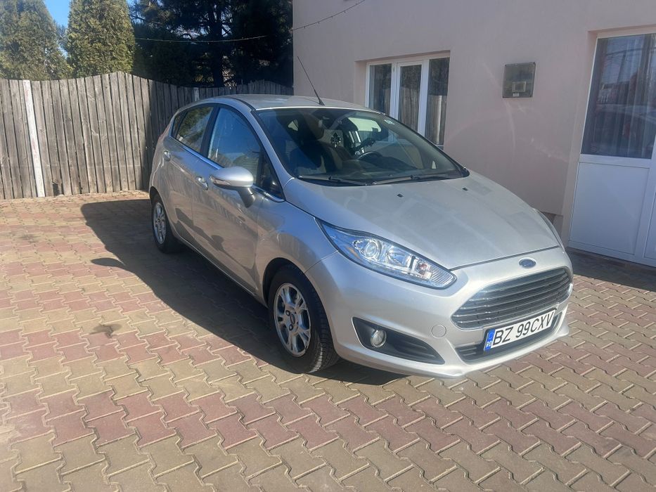 Vând Ford Fiesta