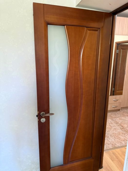Межкомнатные двери. 4 штуки