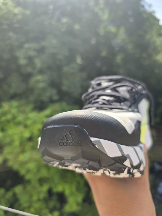 Adidas Terrex marimea 44