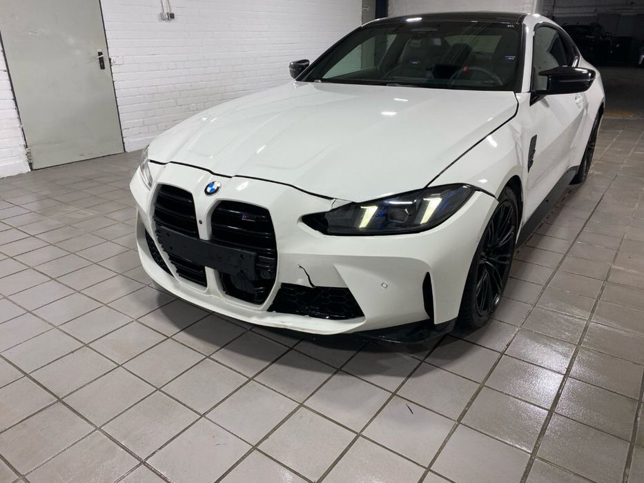 BMW M4 Competition продается с аукциона битых авто Германии