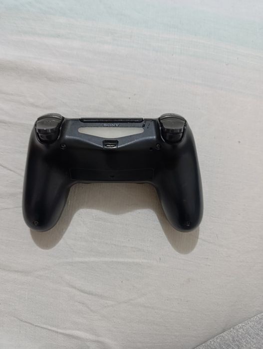 Джостик PC4 без зарядки оригинальный шел вместе с ps4