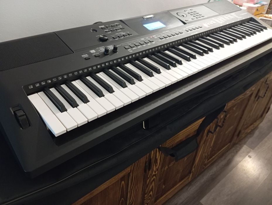 Orgă Electronică Yamaha PSR-EW410