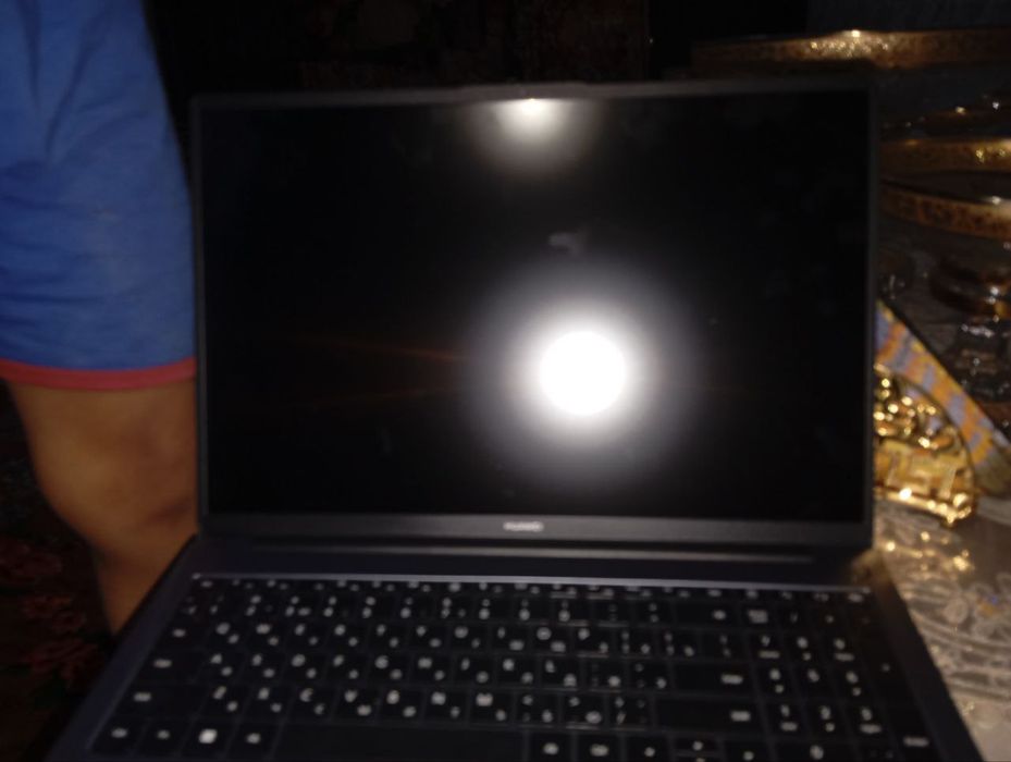 Huawei matebook D16 yangi