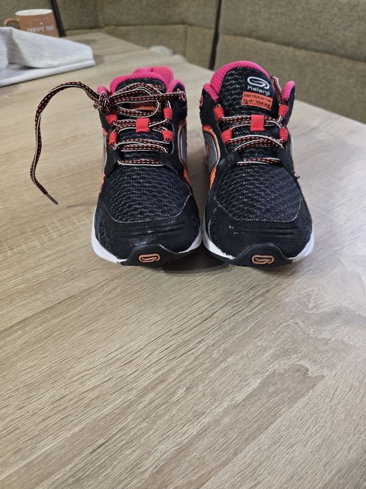 Adidasi pentru alergat