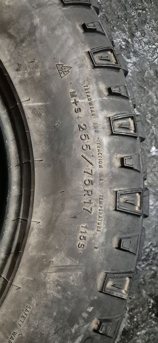 255 75 17 O bucata Goodyear m+s