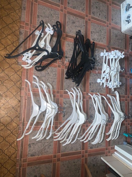 Плечики вешалки разные