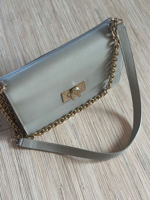 Чанта на FURLA сива