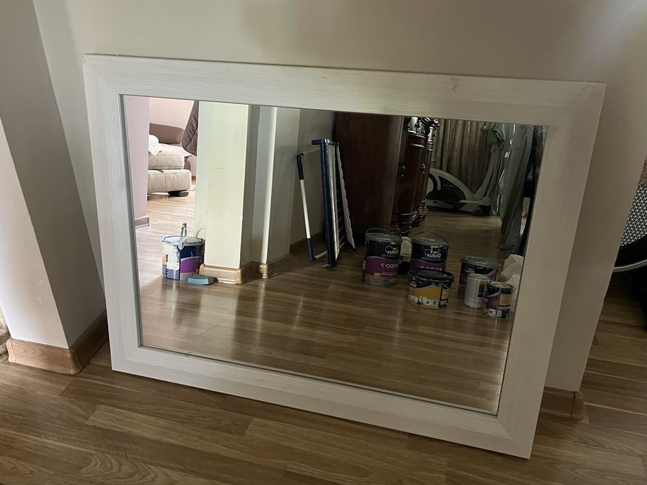 Мебель  — шкафы, зеркало