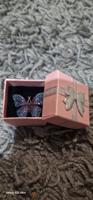 Брошь серебро ,новое.