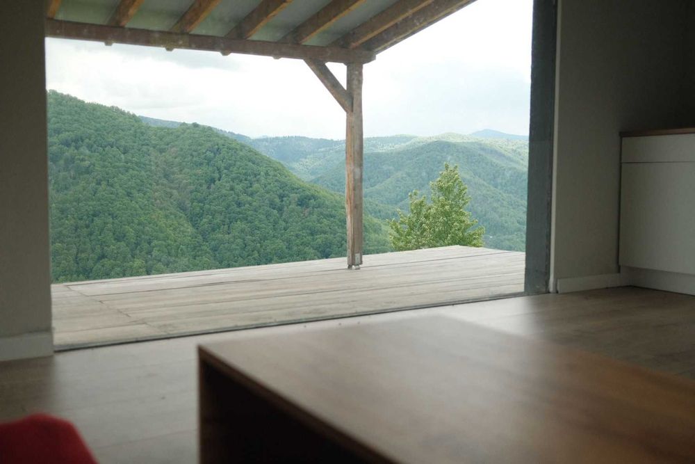 Cabana si teren de vânzare