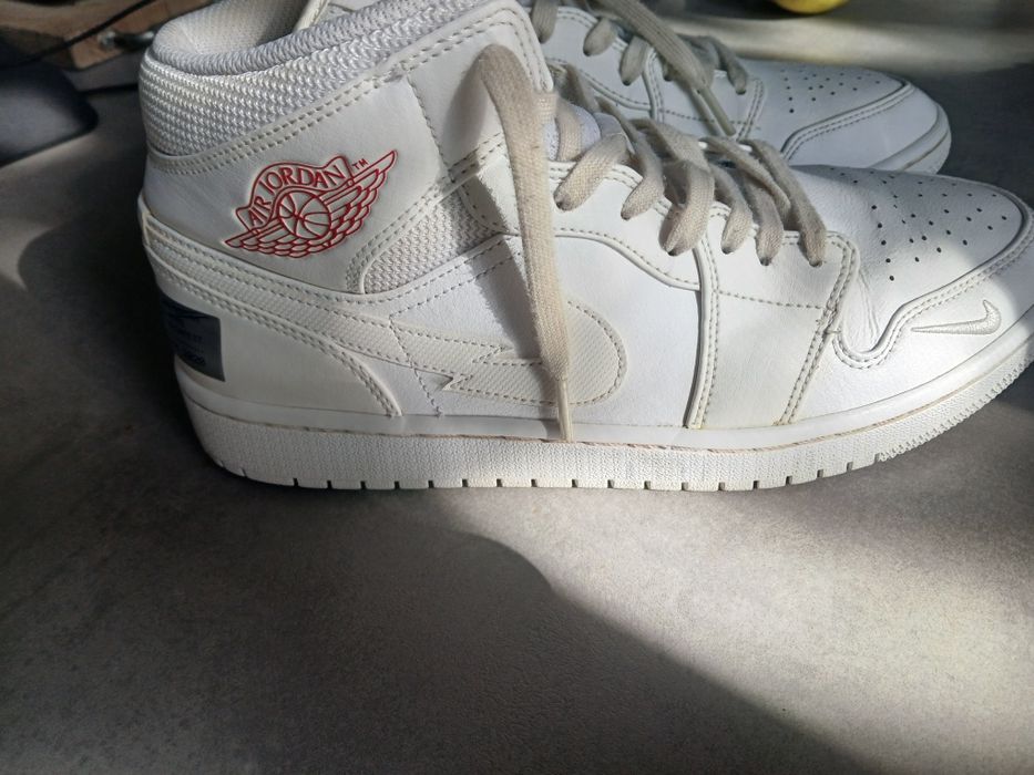 Nike Air Jordan 1 Mid SE