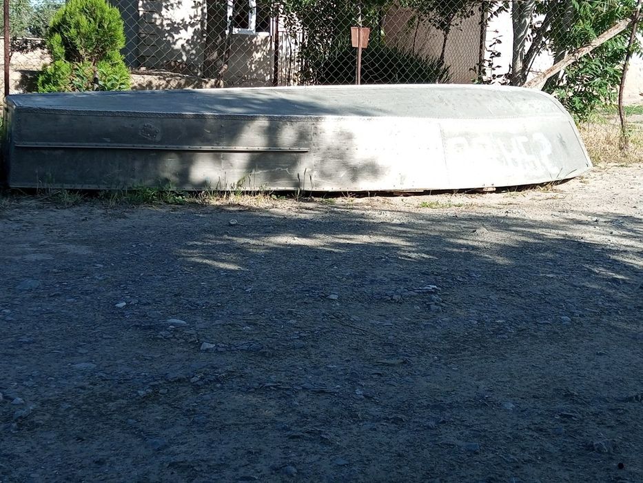 Qayiqlar sotiladi 7mln dan