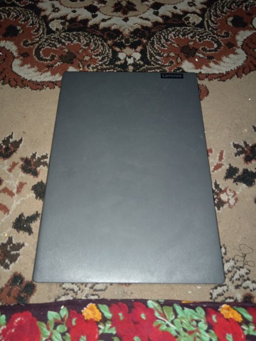Lenova v15igl 82