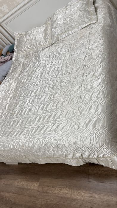 Покрывало с наволочками