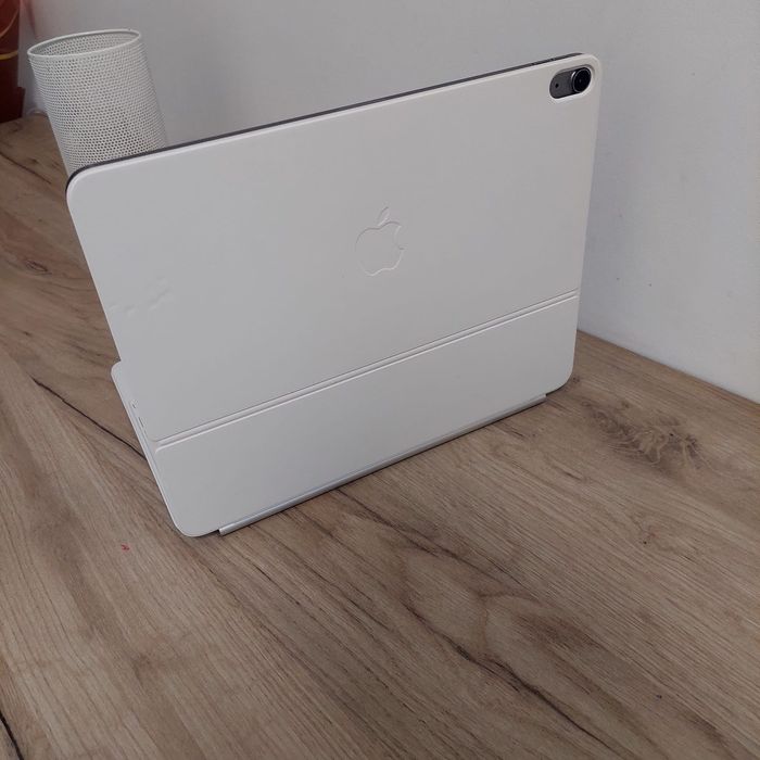 vand tabletâ iphed cu tot cu tastaturâ 2000 lei