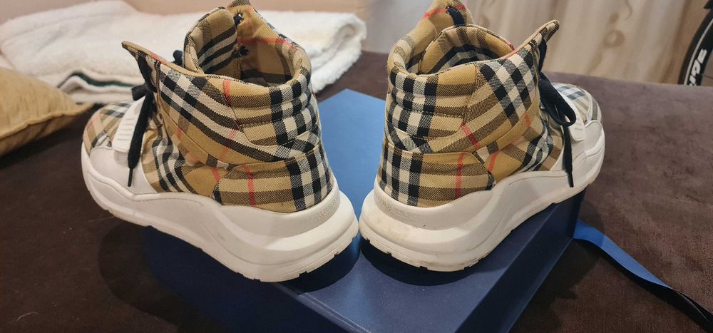 Vand ghete inalte barbati Burberry 43