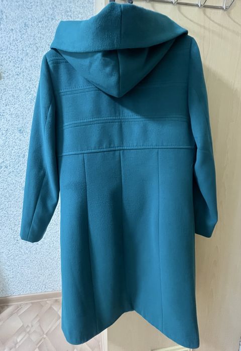 Демисезонное пальто.