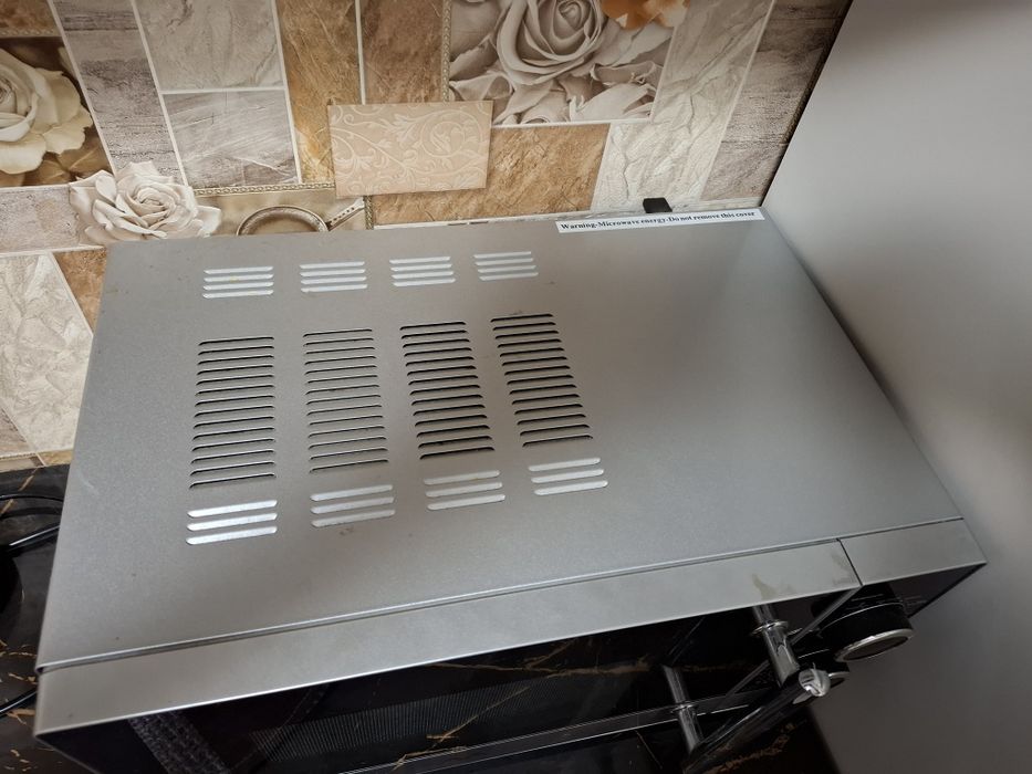 Продам микроволновую печь AVA