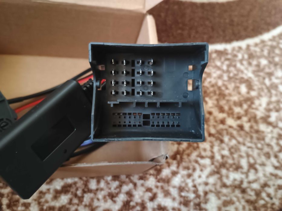 Блутут заAudi състояние ново с микрофон