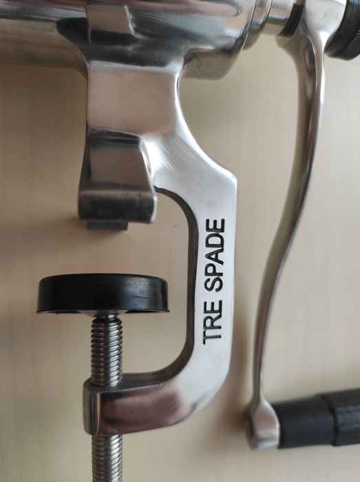 Месомелачка Tre Spade TC-8 INOX - Произведена в Италия (нова)