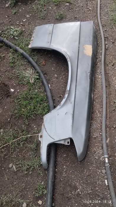 Продам крыло мерседес 190