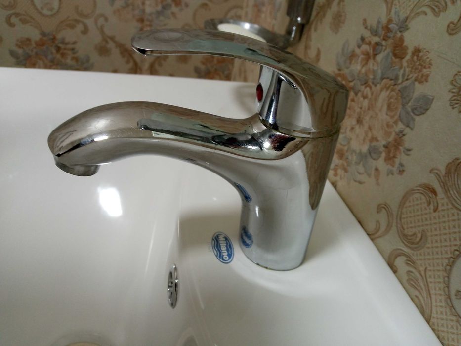 Smesitel rakovina uchun, ishlashi tekshirib beriladi.Рабочий смеситель