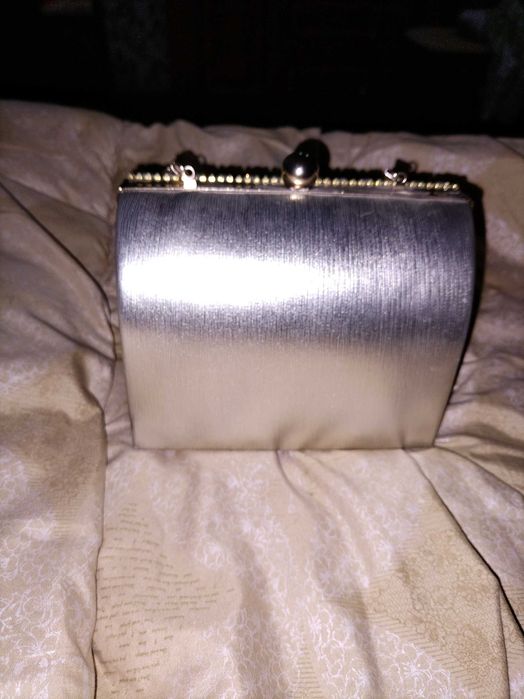 To'y hashamga tutadigan sumka