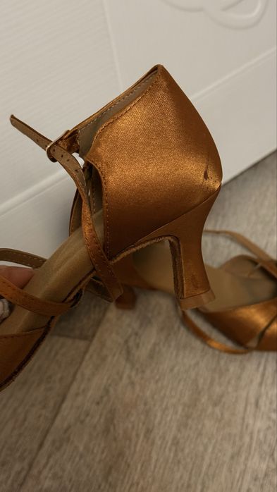 Танцевальные туфли