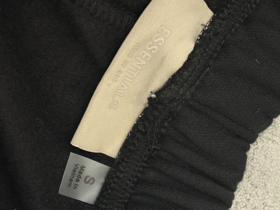 Pantaloni Essentials Marime S