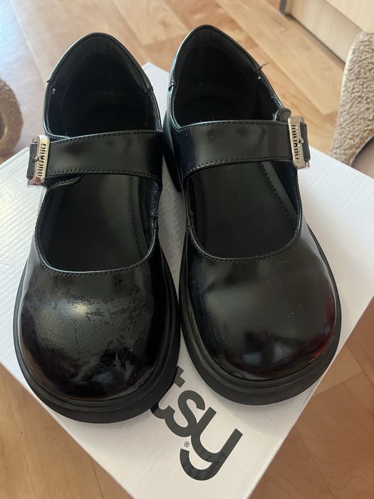 Продам Новые туфли для девочки