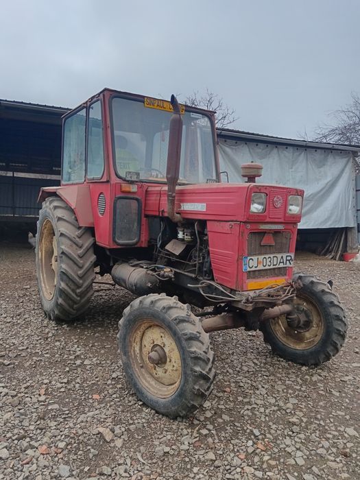 Tractor Universal 650