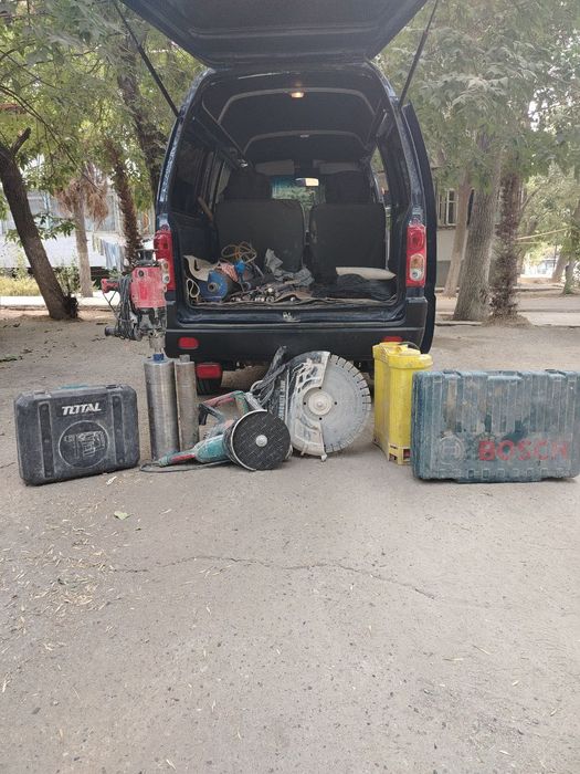 Demantaj ishlarini qilamiz.Beton buzamiz