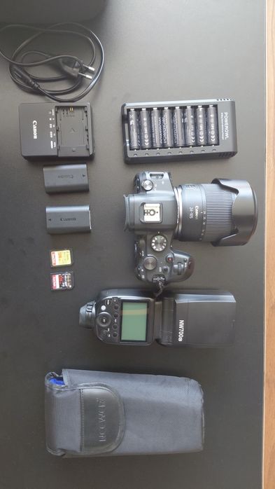 Canon r6 sotiladi barcha qoʻshimja jixozlari bilan