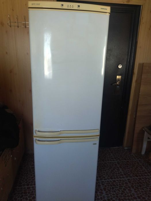 Холодильник Samsung б/у