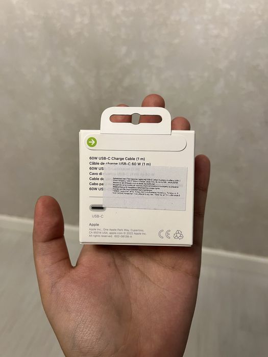 продаю оригинальный type-c кабель от айфона.