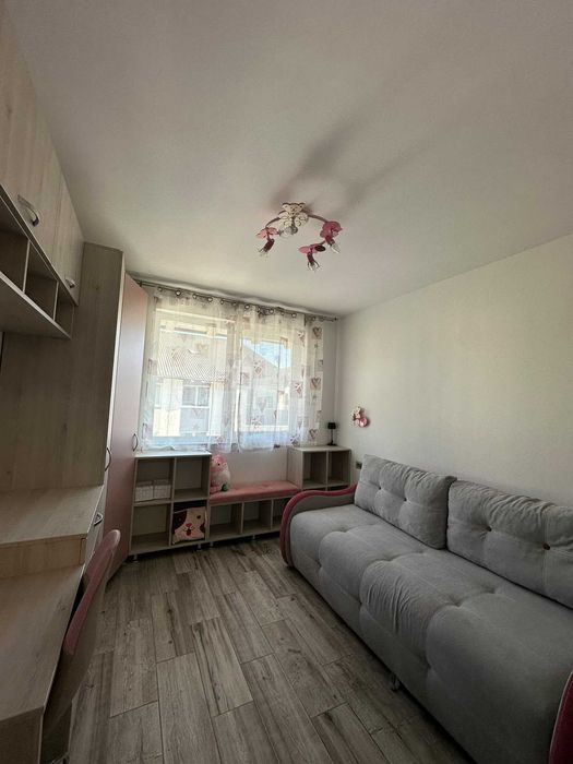 Inchiriez apartament 3 camere Rasnov